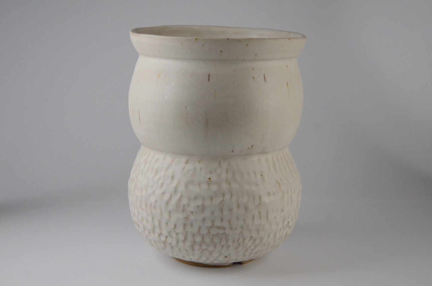 Textured big planter