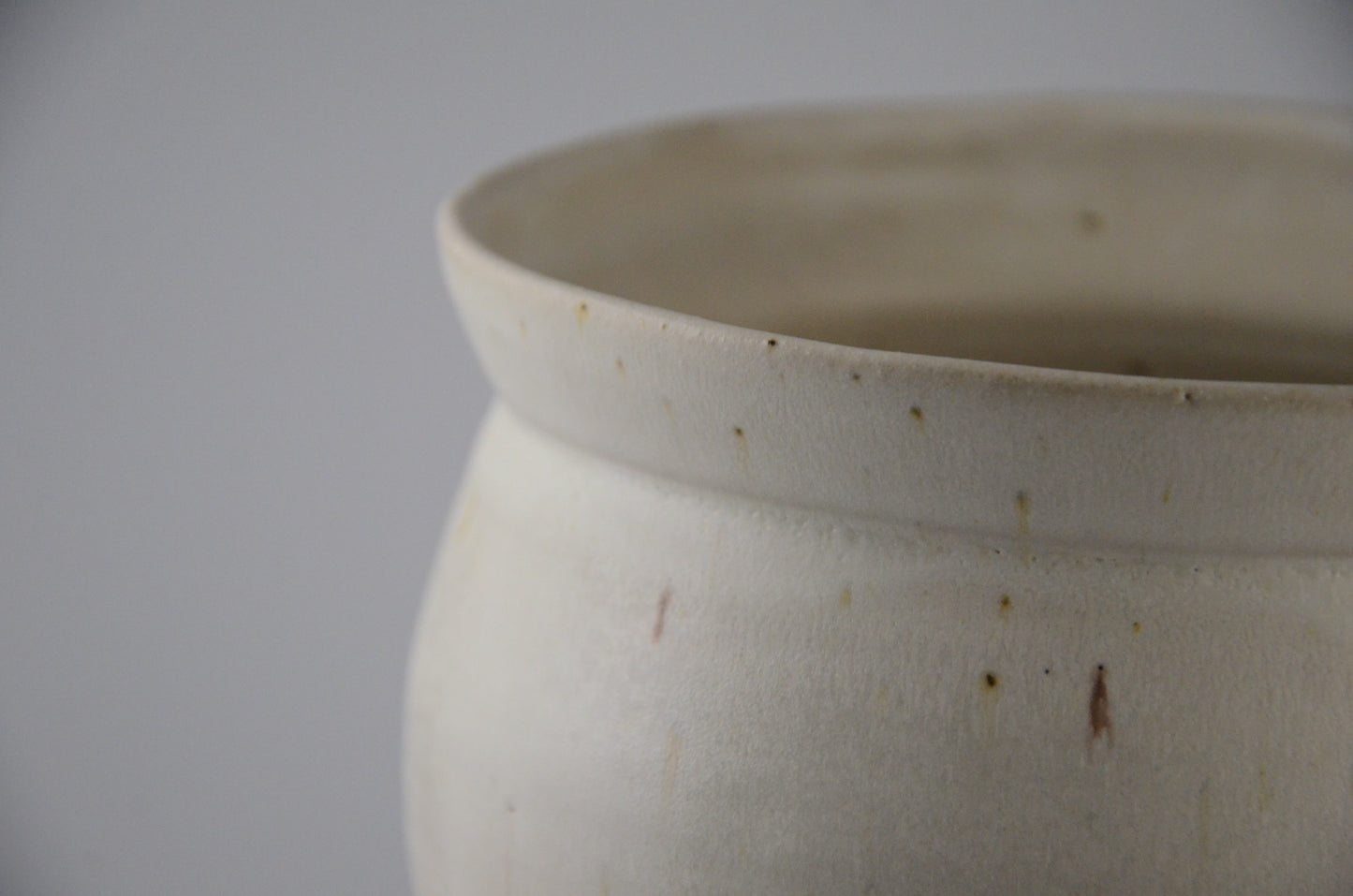 Textured big planter