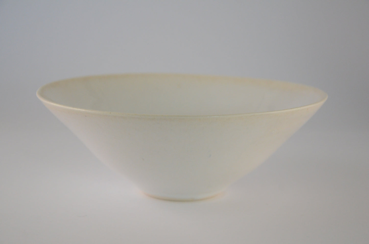 white porcelain cereal bowel