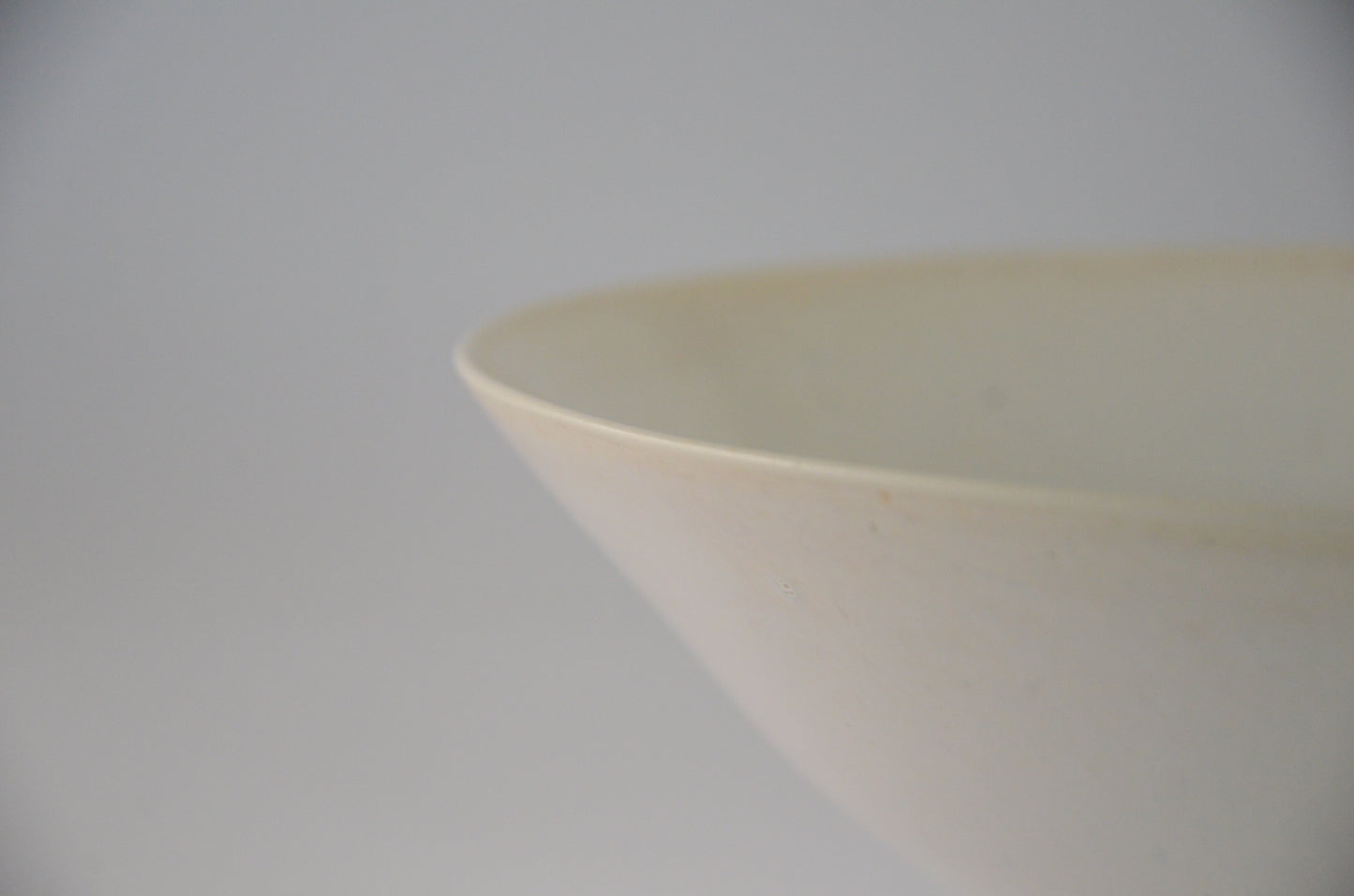 white porcelain cereal bowel