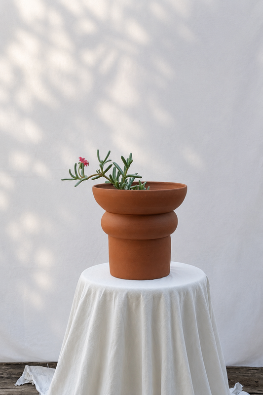 Red terracotta small planter