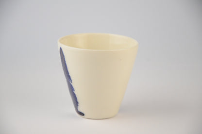 Printed porcelain v-shape cup