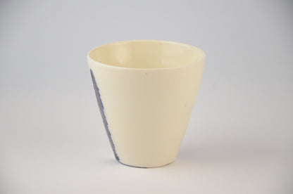 Printed porcelain v-shape cup