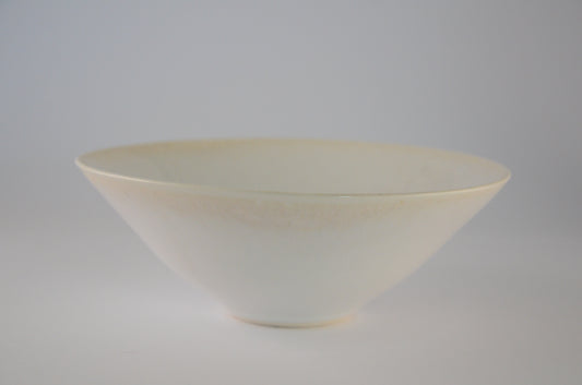 white porcelain cereal bowel