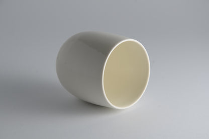 Cylindrical porcelain cup