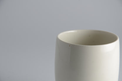 Cylindrical porcelain cup