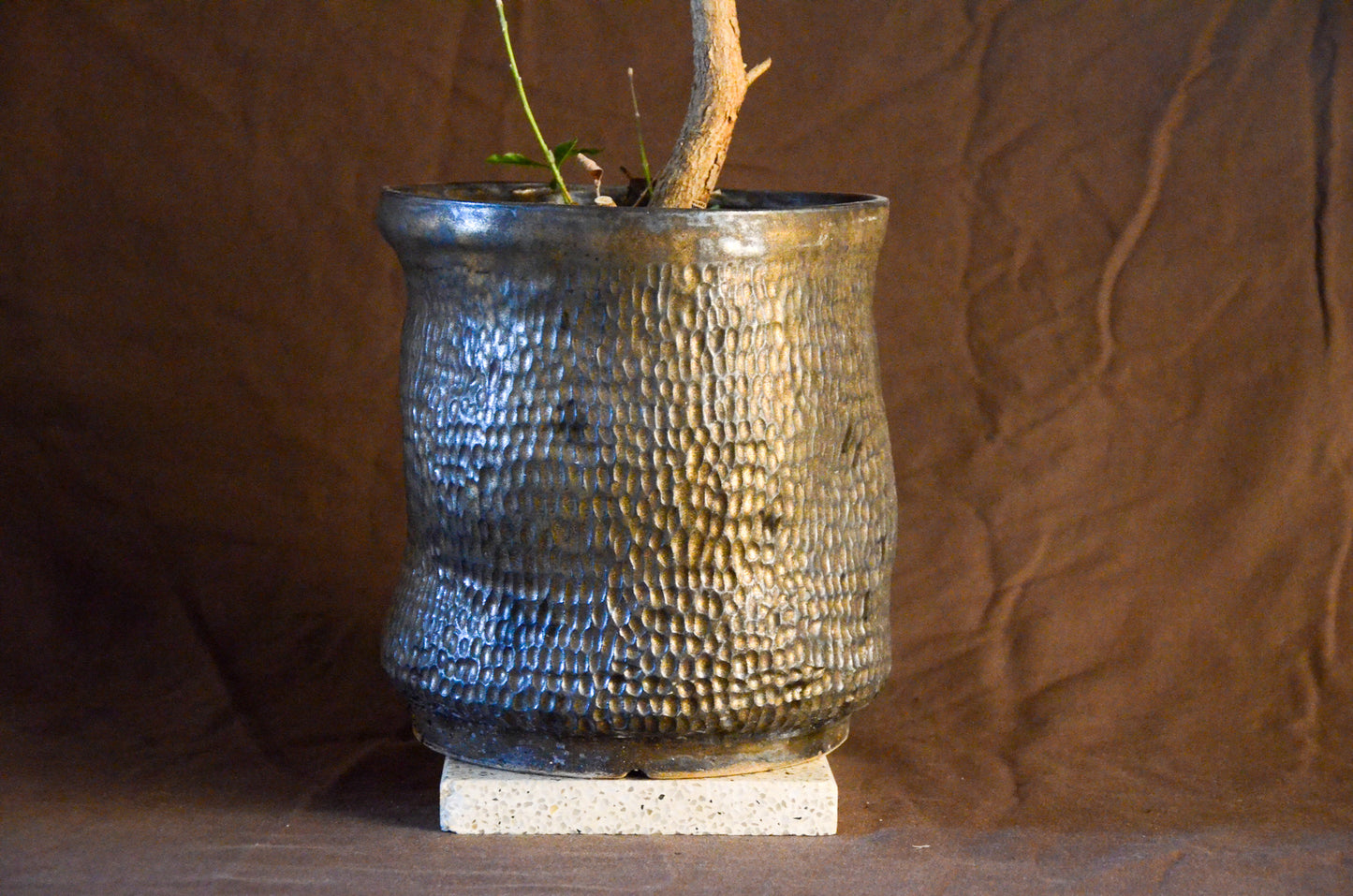 Metalic textured planter