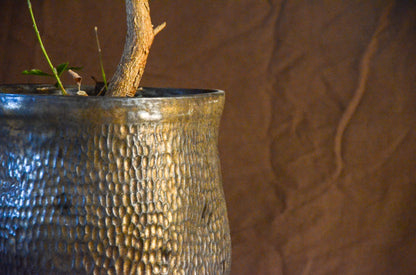 Metalic textured planter